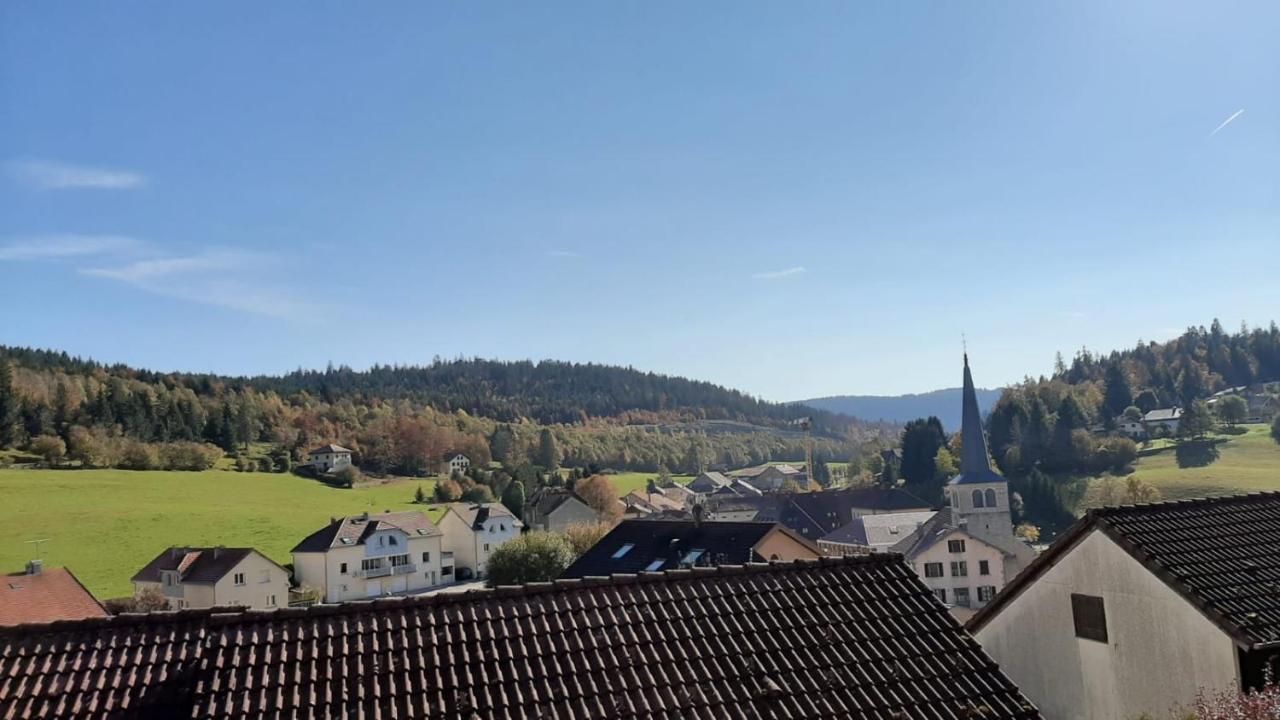 Duplex De Charme Avec Terrasse Appartement Les Hopitaux-Neufs Buitenkant foto